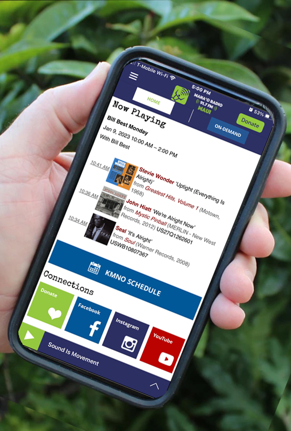 Mana’o Radio mobile app in hand